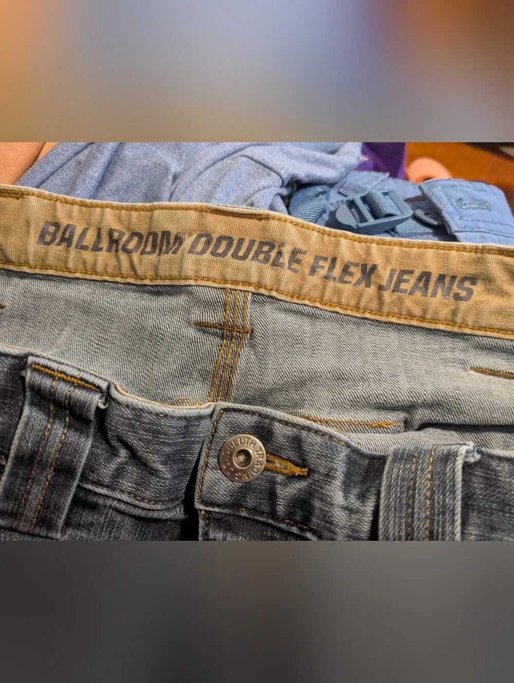 DULUTH Trading Co Ballroom Double Flex Jeans Mns 36x34, Cheap!